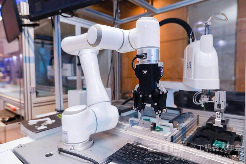 ELITE Collaborative Robot Used for PCB Board Inspection Station